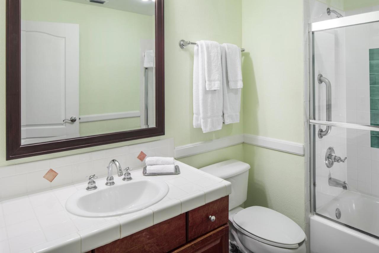 One-Bedroom King Suite