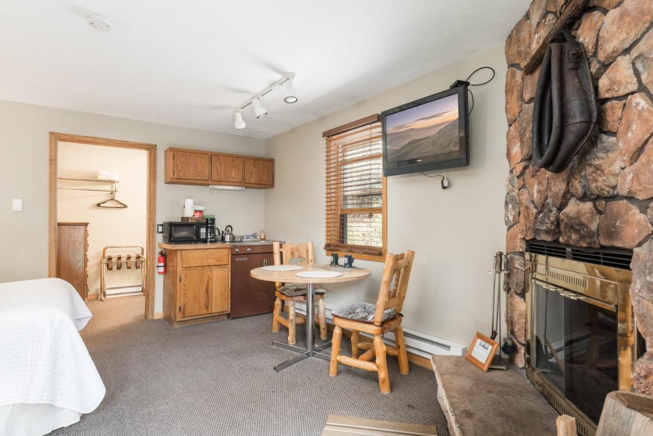 Queen Suite Hot Tub