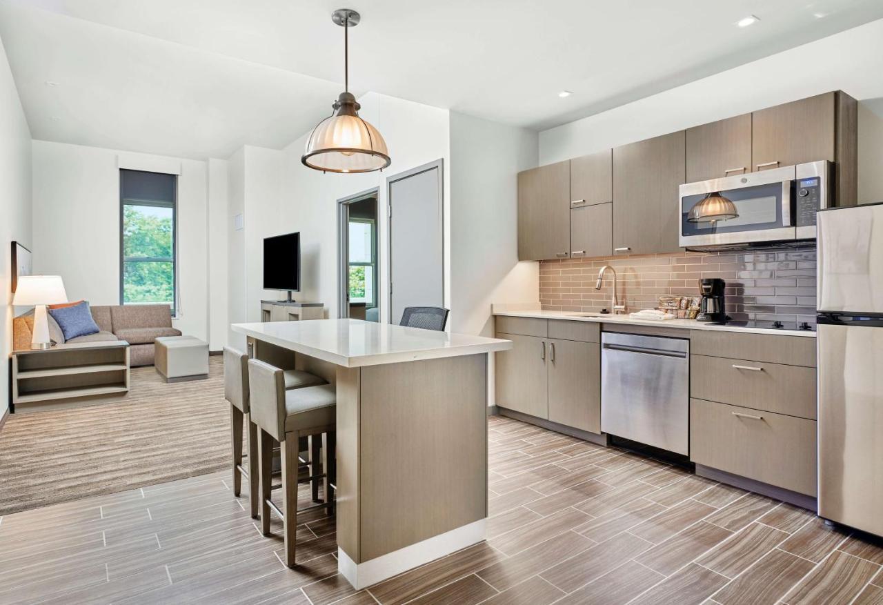 One-Bedroom King Suite Kitchen