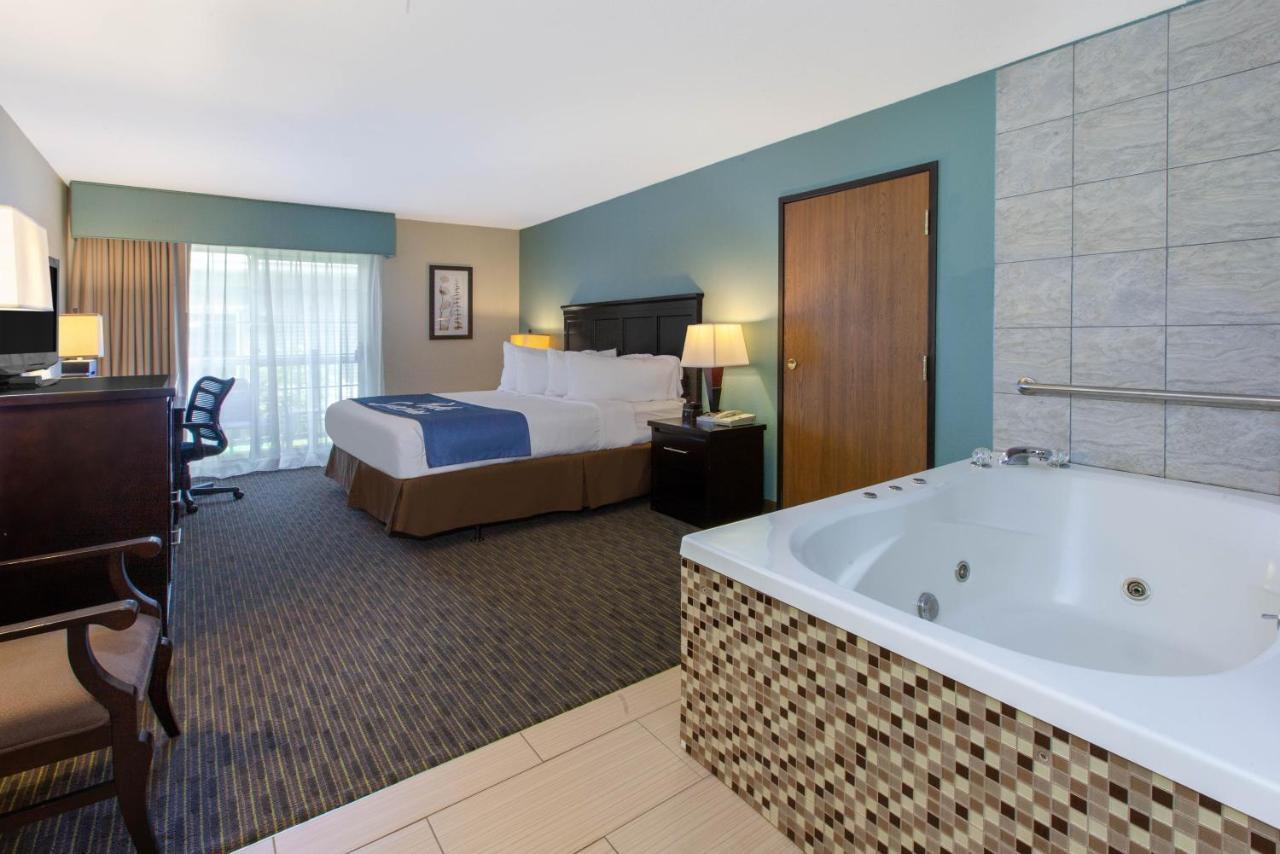 Premier King Room Hot Tub Non-Smoking