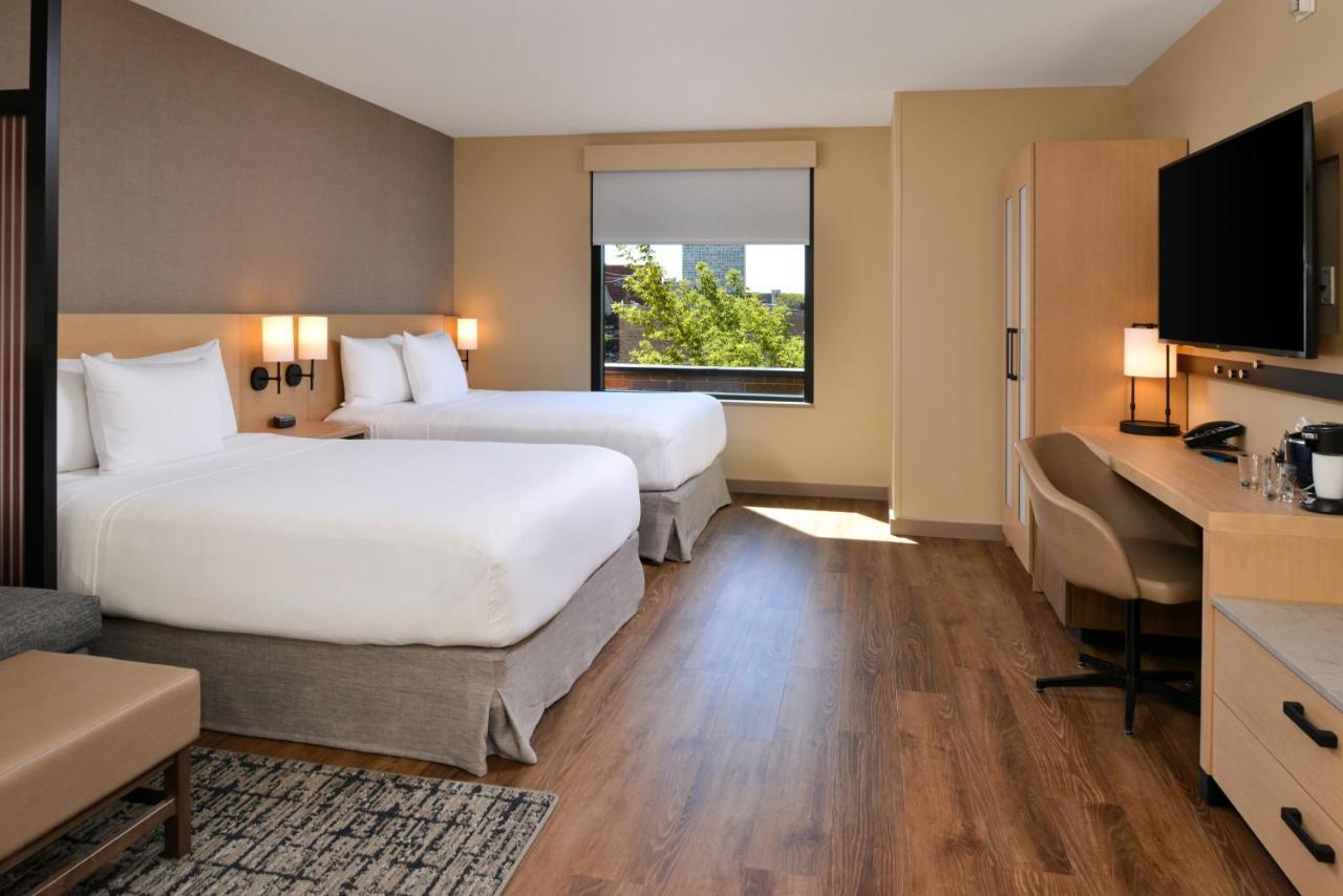 Queen Room Two Queen Beds Roll Shower Disability Access