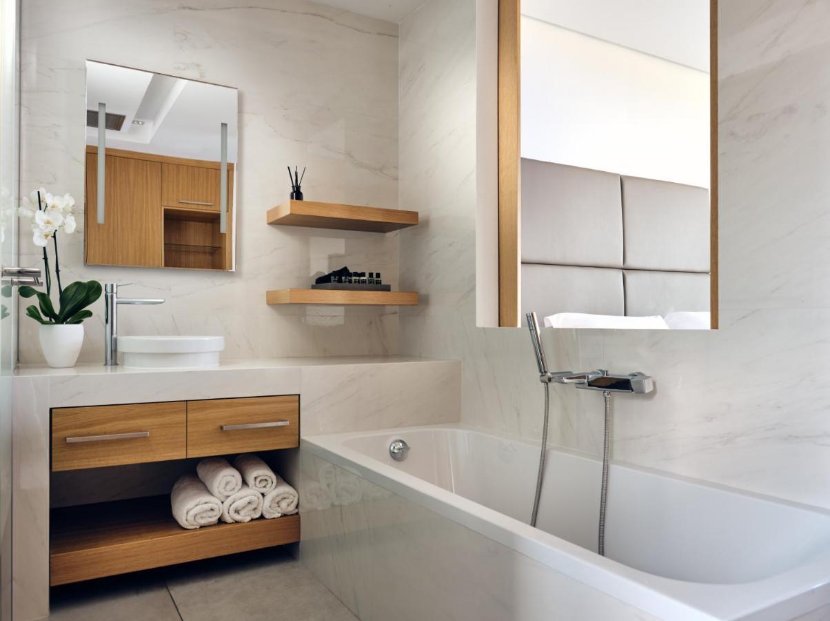 Apartament typu Signature Suite z widokiem na morze i prywatnym basenem
