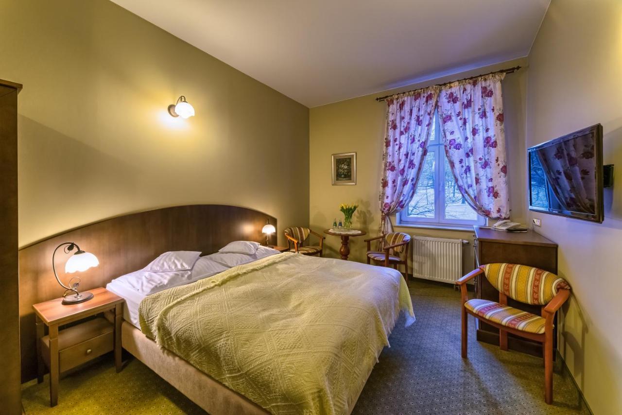 Pokój dwuosobowy z pakietem leczniczym