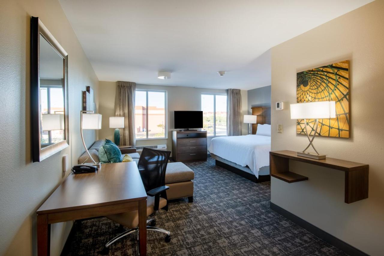 King Studio Suite
