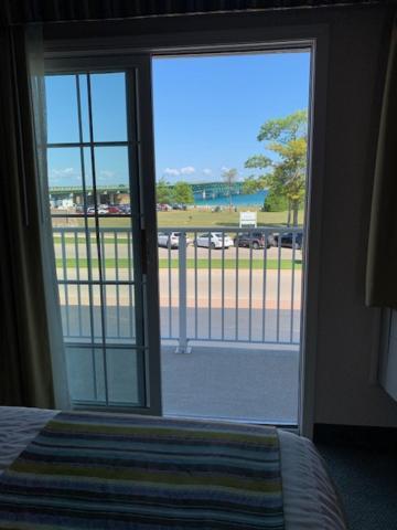 Private Balcony or Lake Park View or two Queen beds