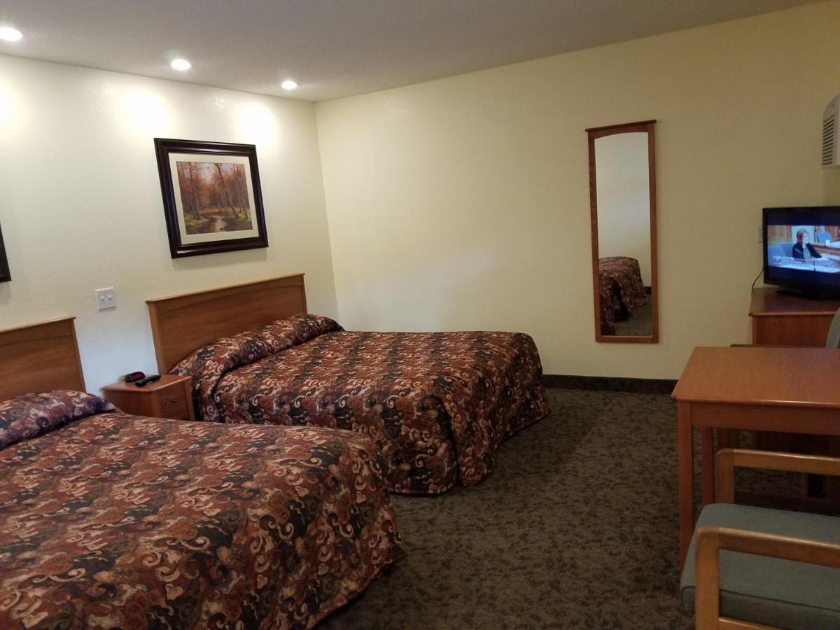 Quadruple Room Private Bathroom