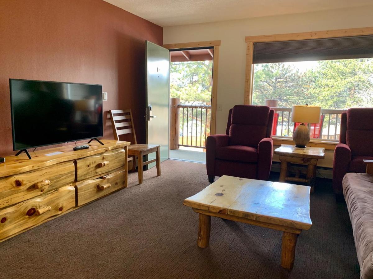 Queen Room Two Queen Beds Kitchen Non-Pet Friendly
