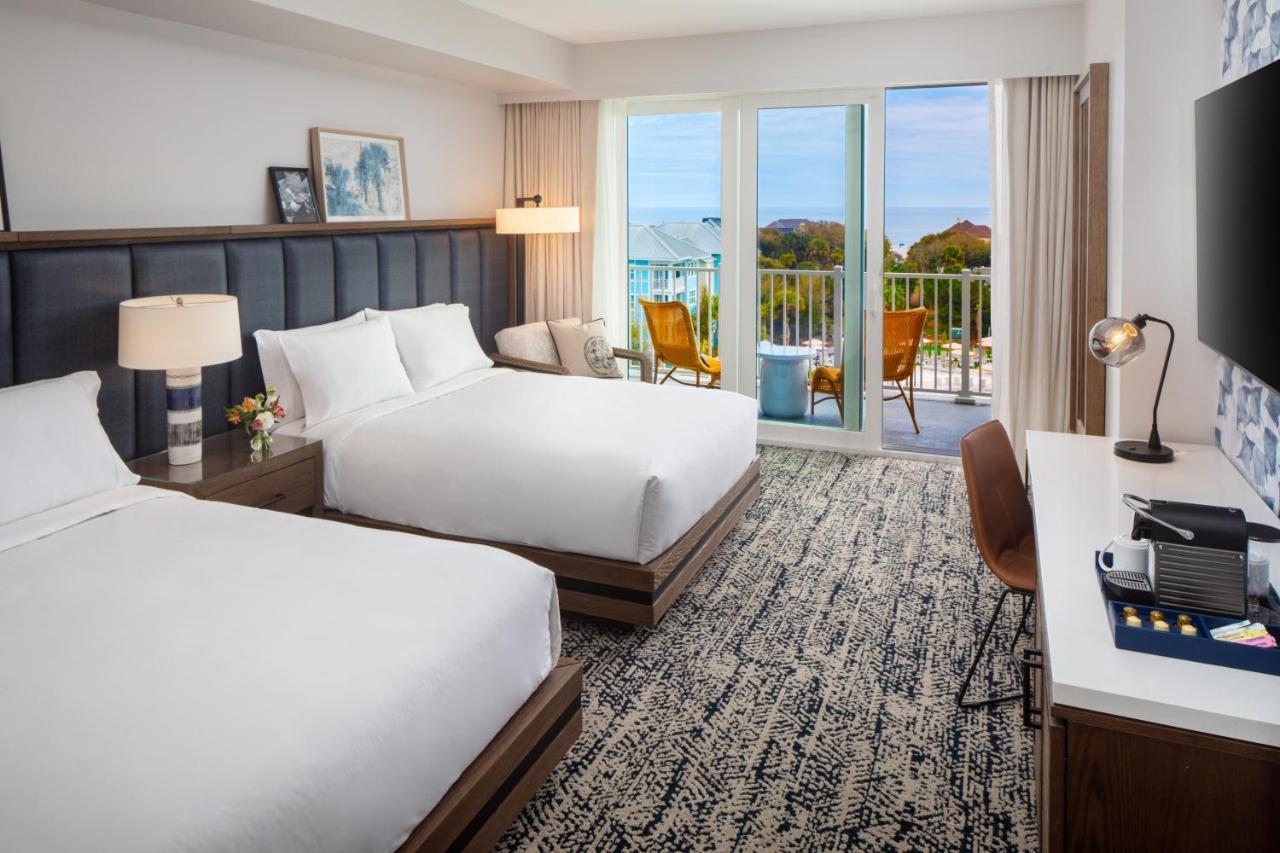 Queen Room Two Queen Beds Premium View