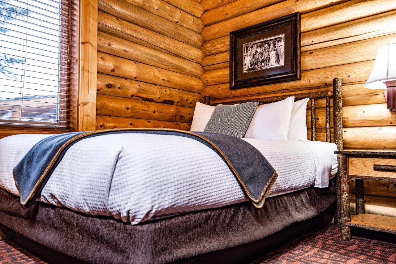 Log Cabin two queen beds