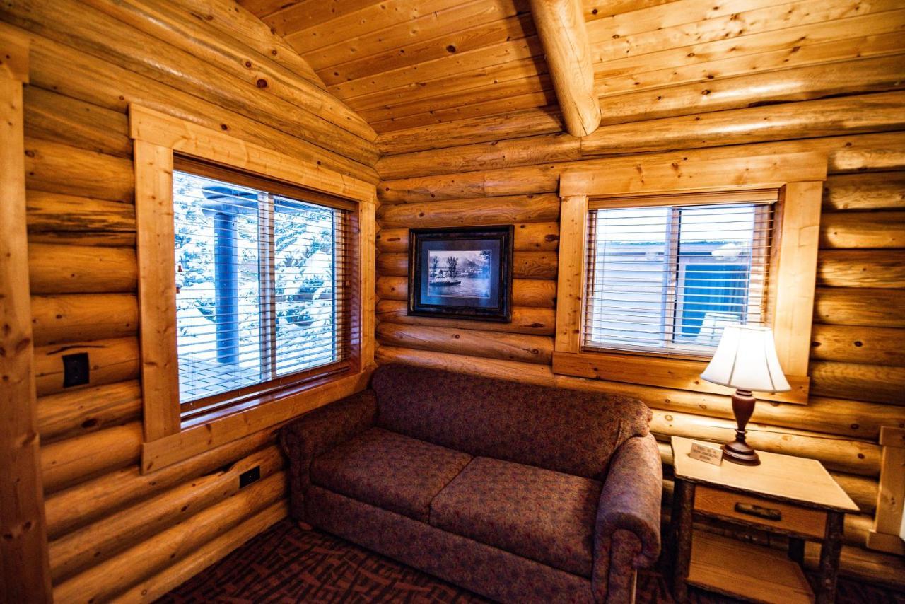 Log Cabin two queen beds