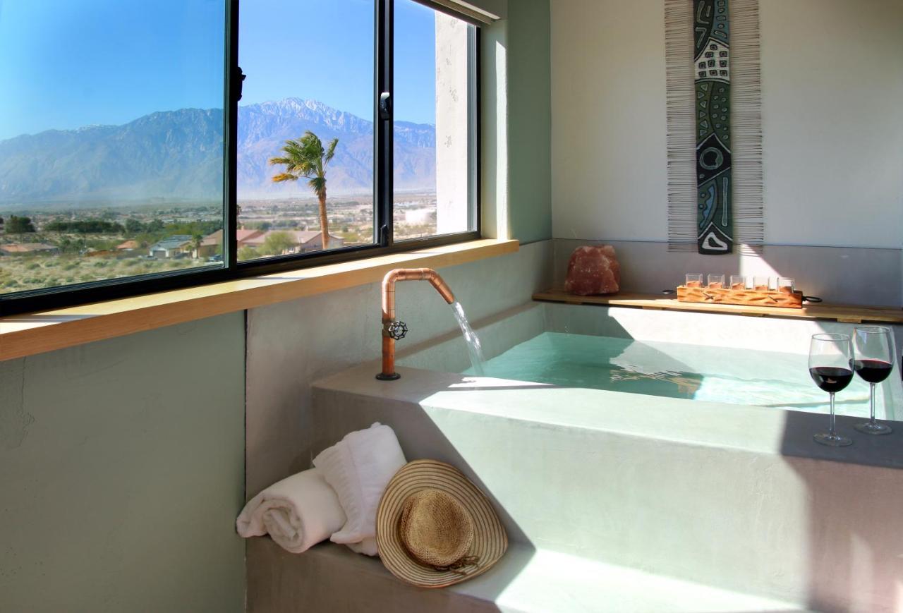 Spa Suite Mountain View 2nd Flr KingQueen