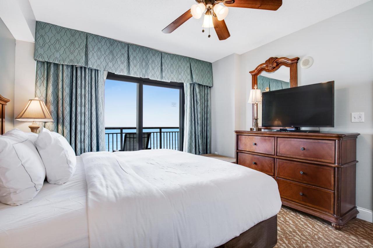 Three-Bedroom Suite Ocean Front