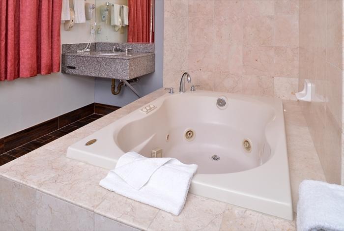 King Room Spa Bath