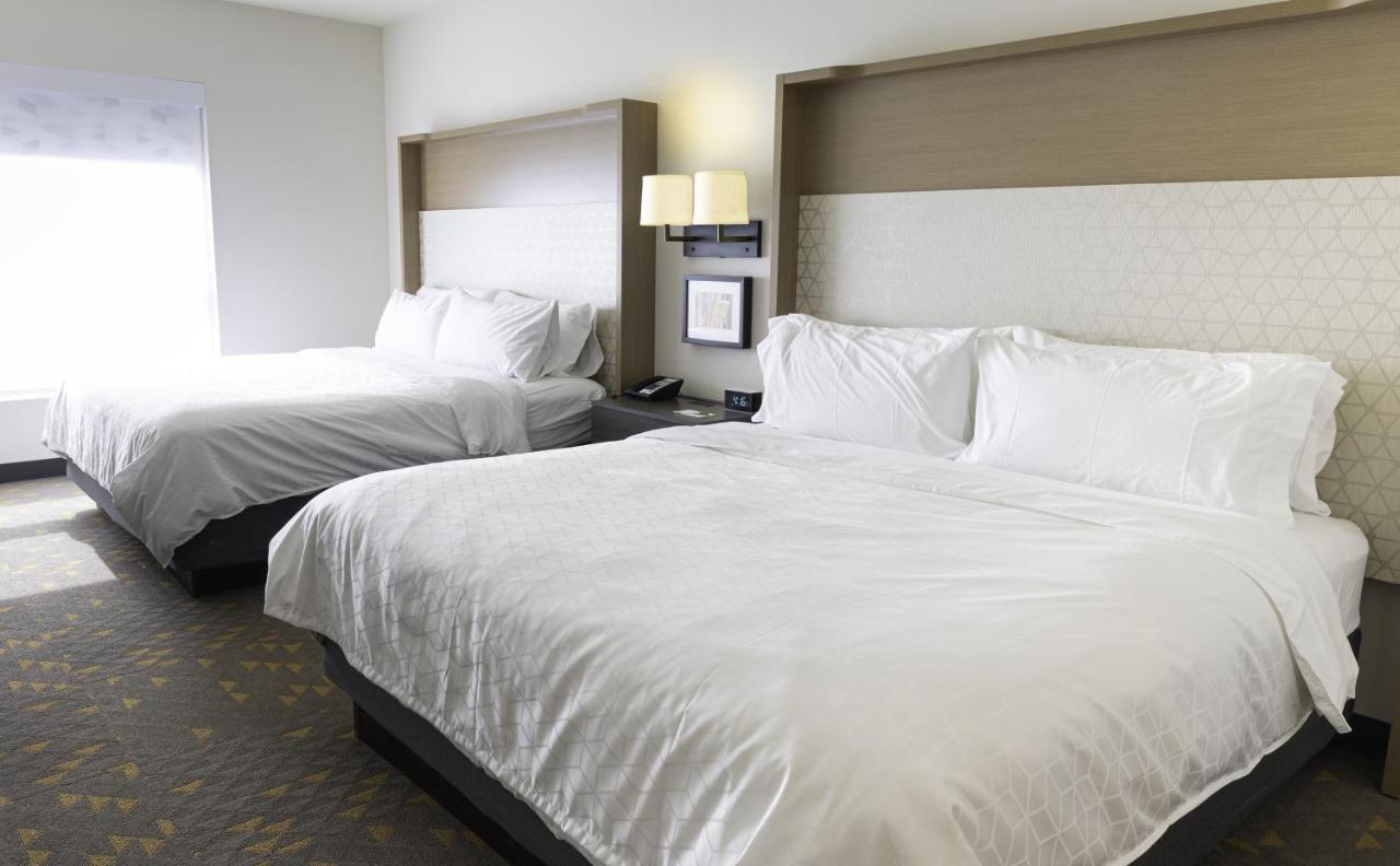 Standard King Room Two King Beds