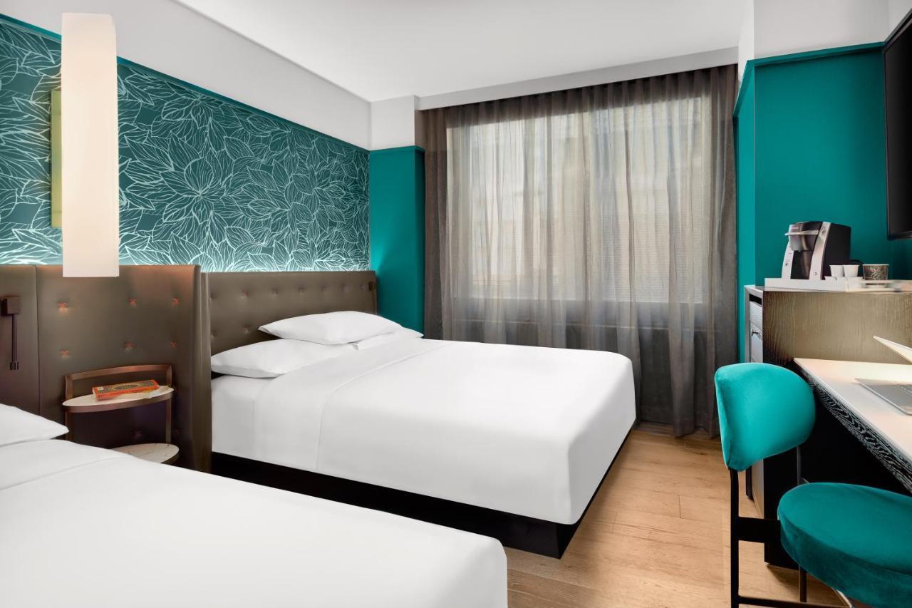 Queen Room Two Queen Beds City View