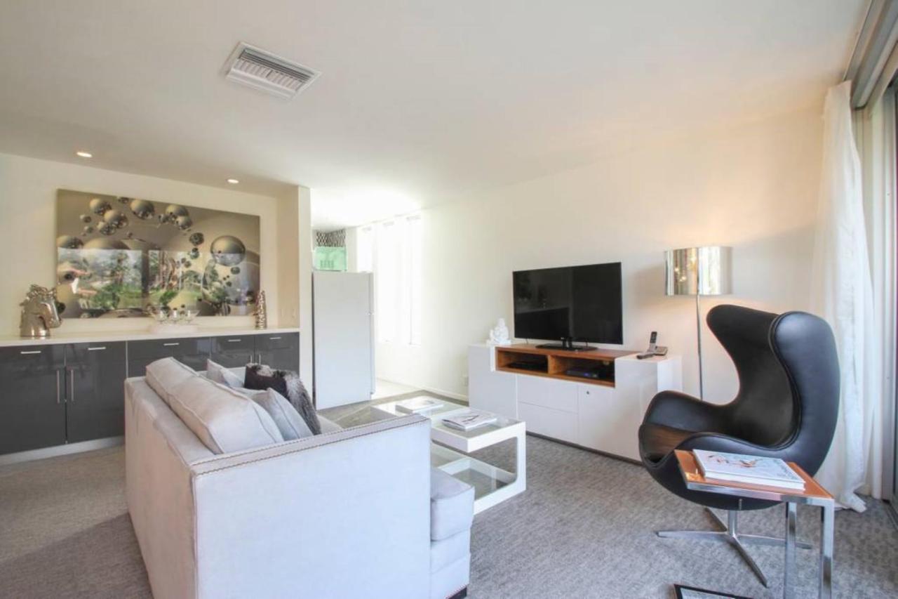 Superior King 1 Bedroom Mountain View