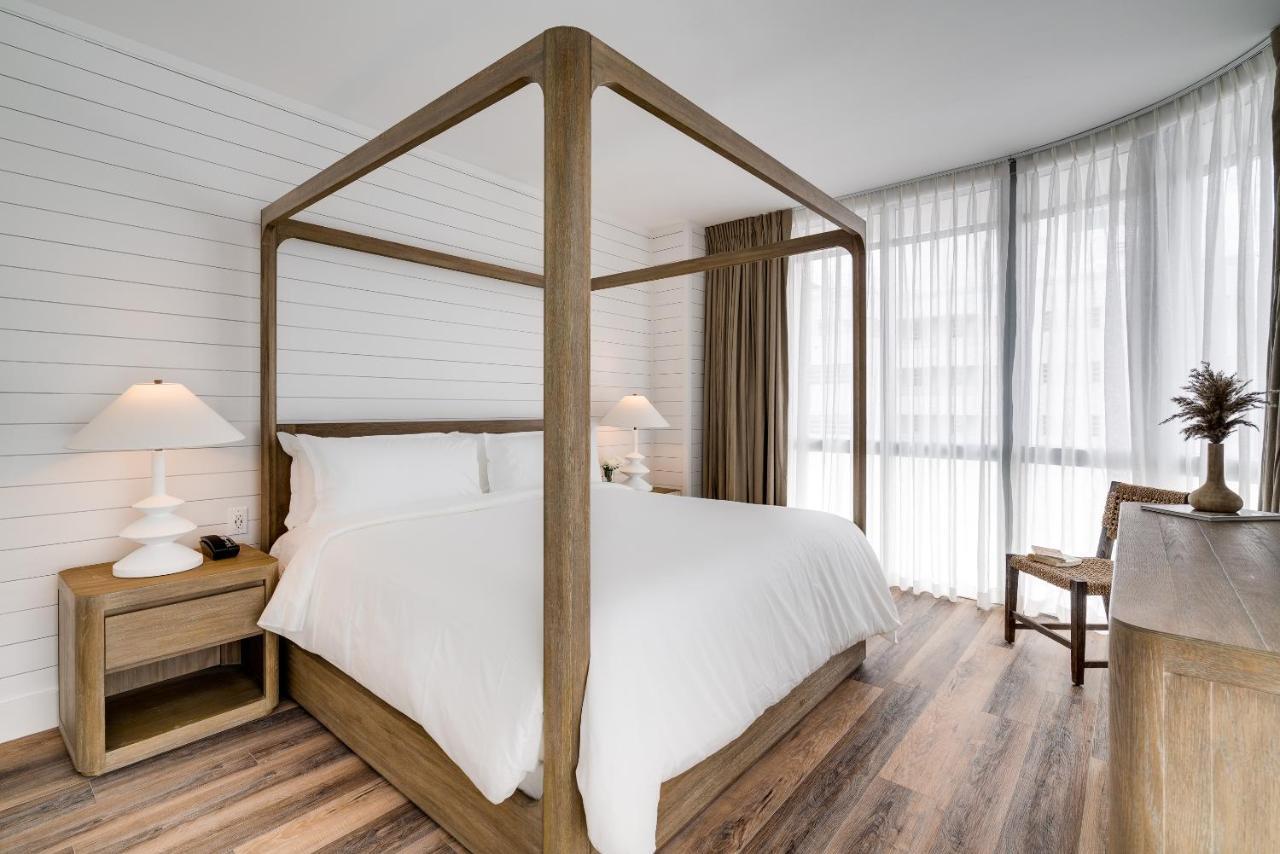Penthouse Deluxe King Bedroom