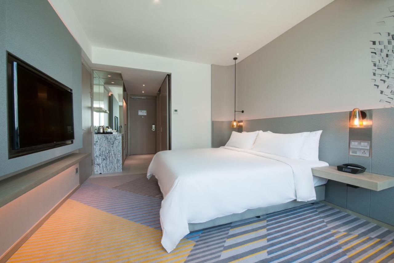 Standard King Room Accessible