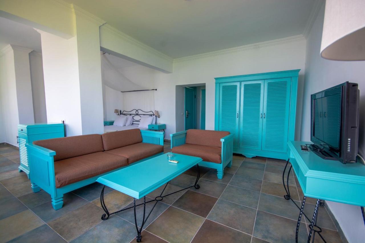 Apartament typu Suite z łóżkiem typu queen-size i wanną z hydromasażem