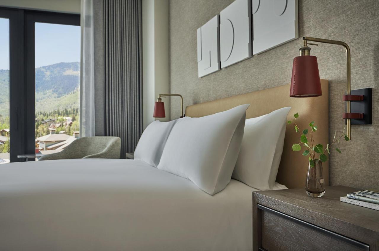 Three Bedroom Peak 2 Kings or Bunks Accessible Residence