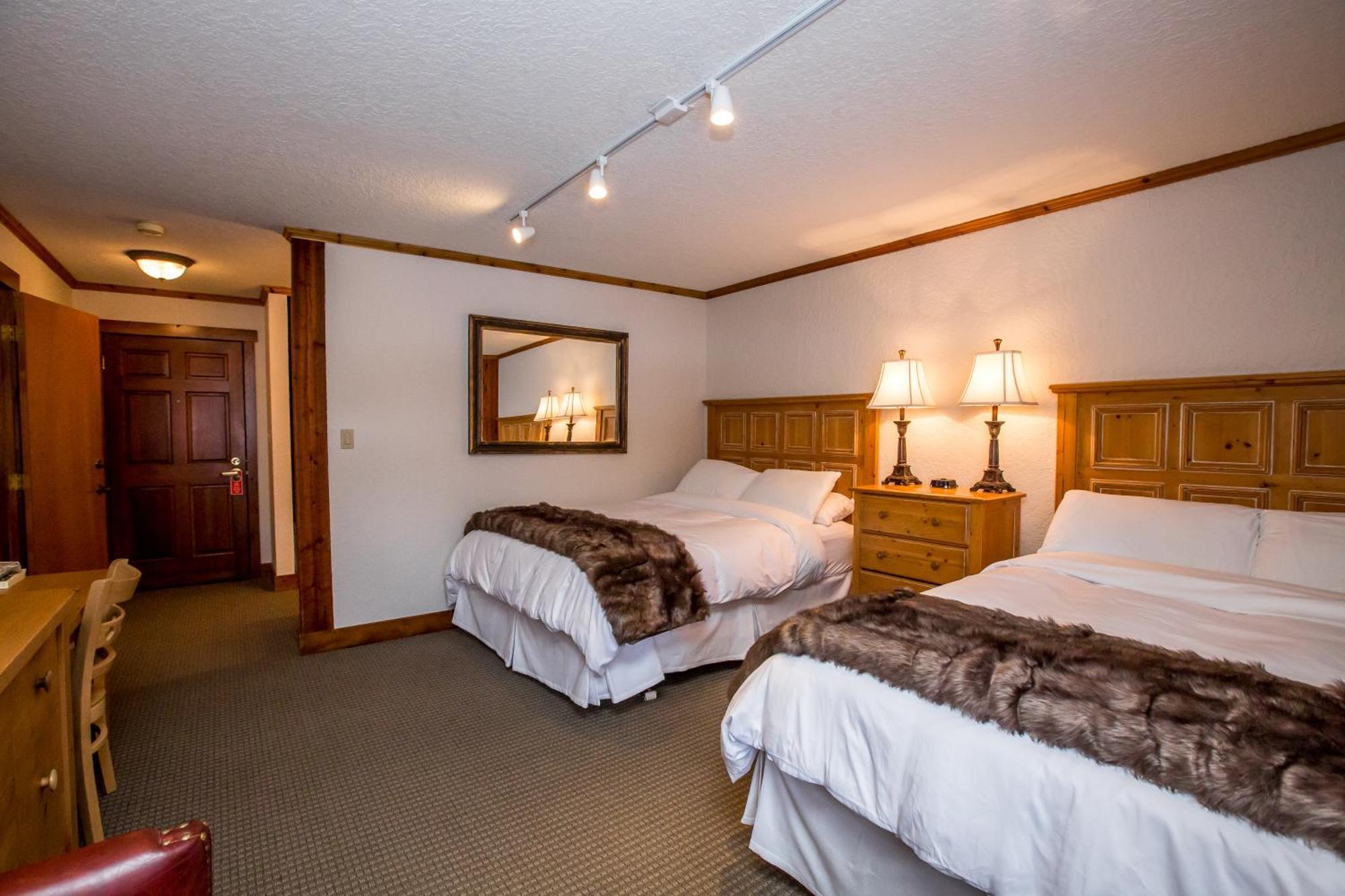 Deluxe Queen Room