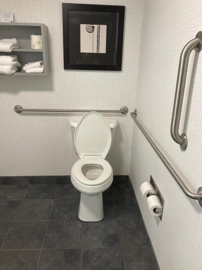 King Suite Accessible or Non-Smoking