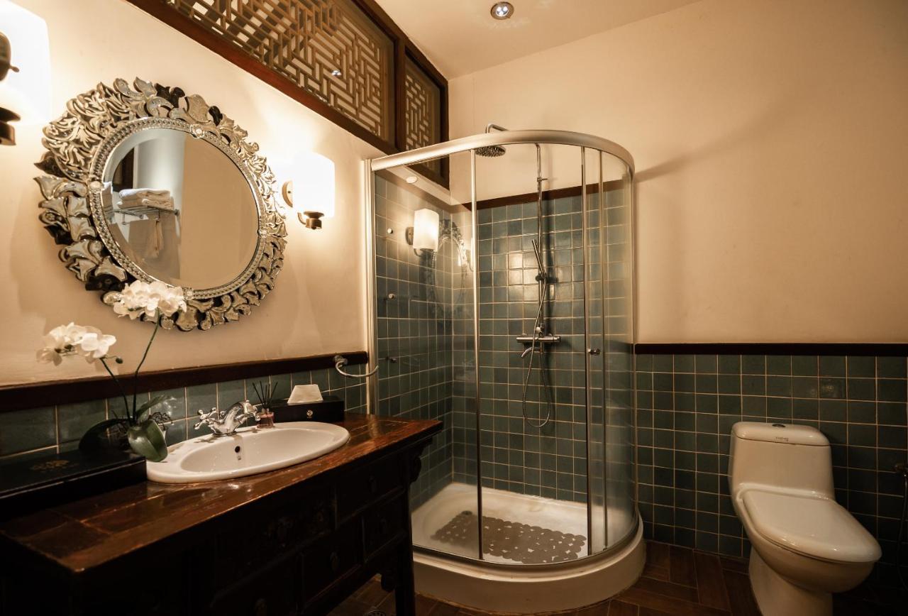 Transfer One-Bedroom Suite Jacuzzi Balcony