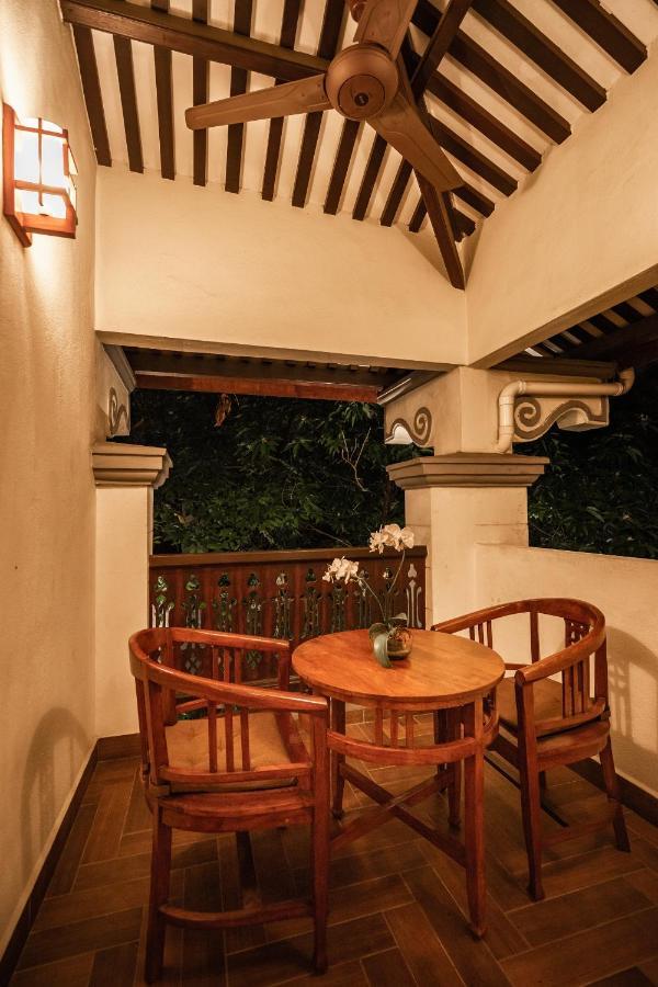 Transfer One-Bedroom Suite Jacuzzi Balcony