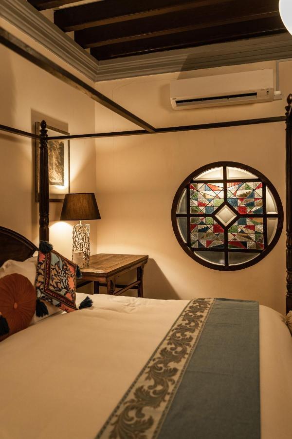 Transfer One-Bedroom Suite Jacuzzi Balcony