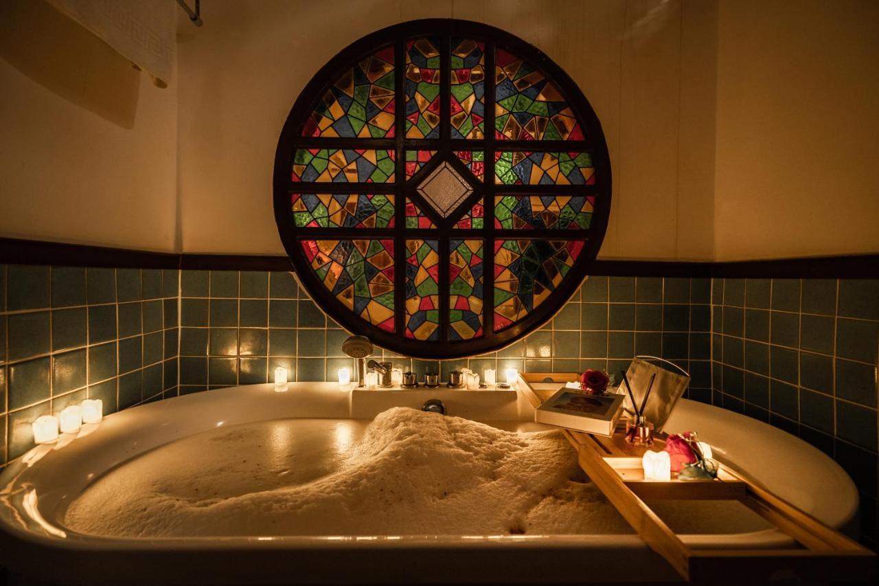 Transfer One-Bedroom Suite Jacuzzi Balcony