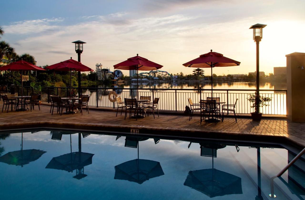 Club Level One-Bedroom Suite Two Queen Beds City View No Resort Fee