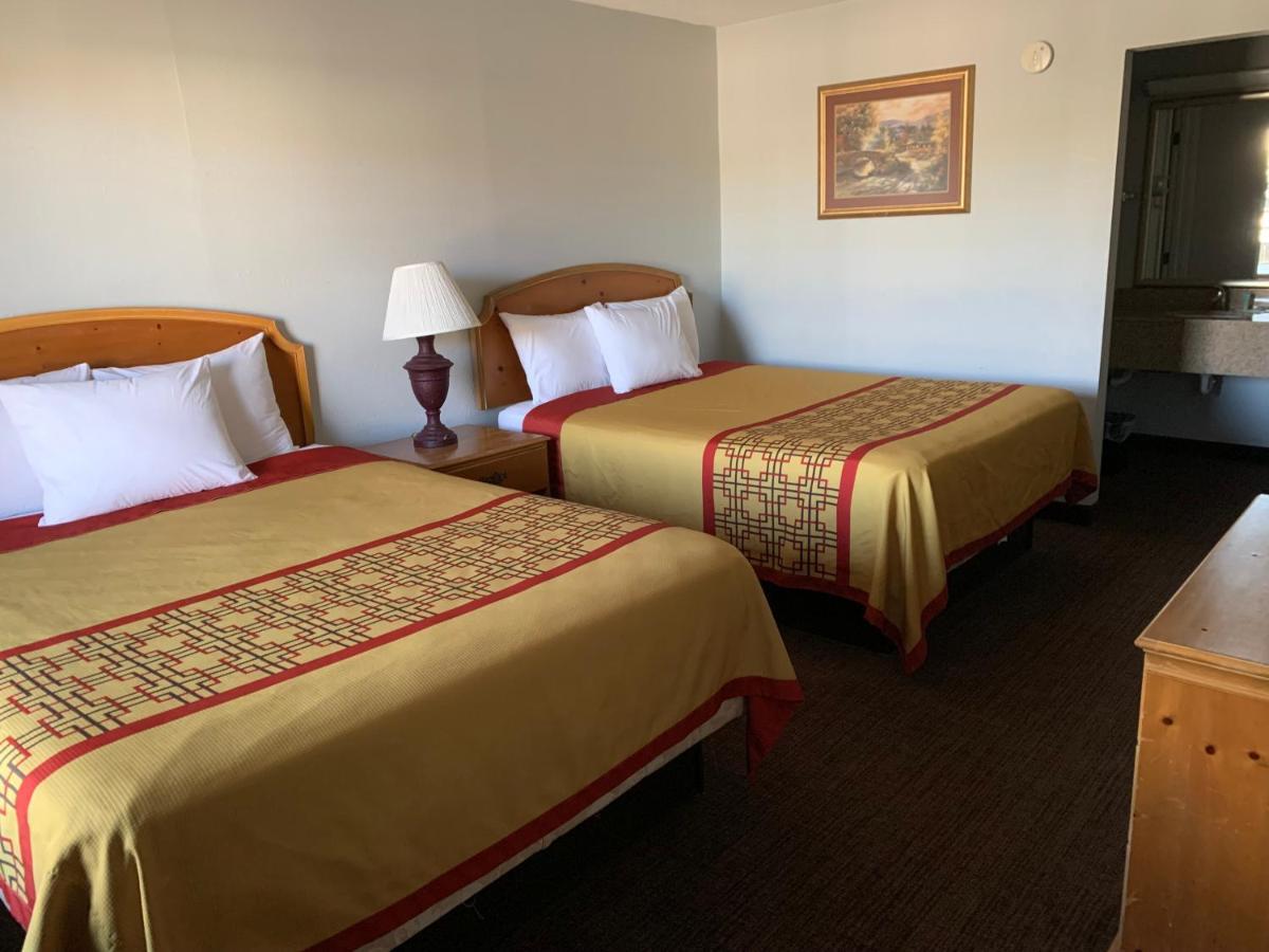 Queen Room Two Queen Beds Non-Smoking