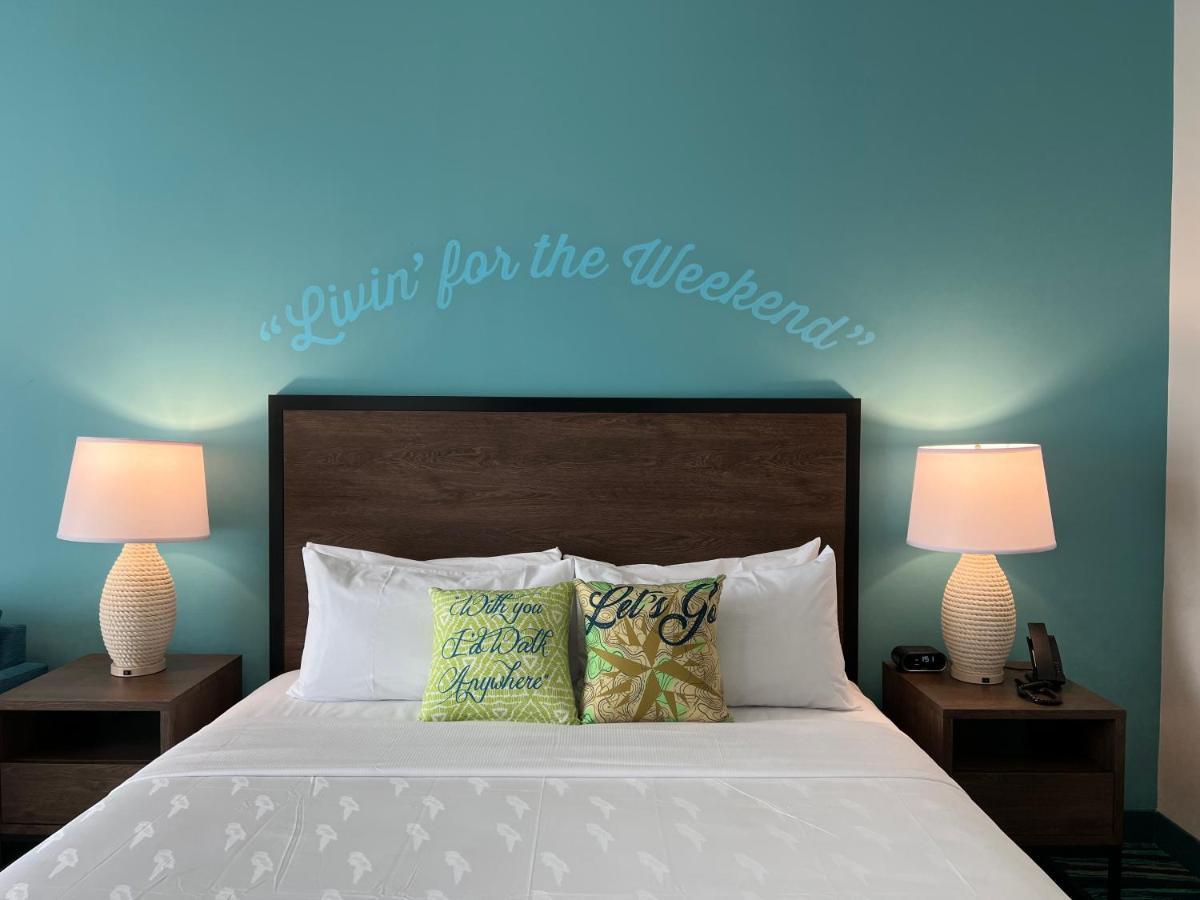 Deluxe King Twin Beds