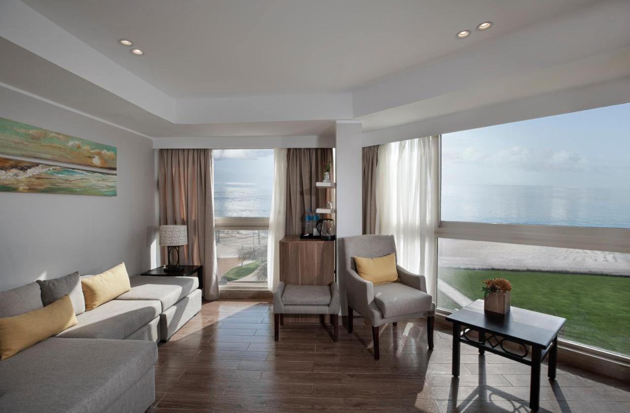 Mniejszy Apartament (Junior Suite) z widokiem na morze
