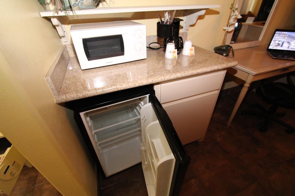 Queen Room Two Queen Beds Roll Shower Mobility Accessible or Non-Smoking