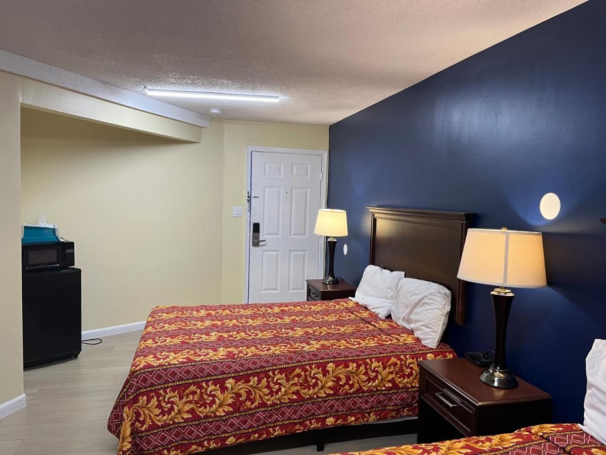 Basic Triple Room