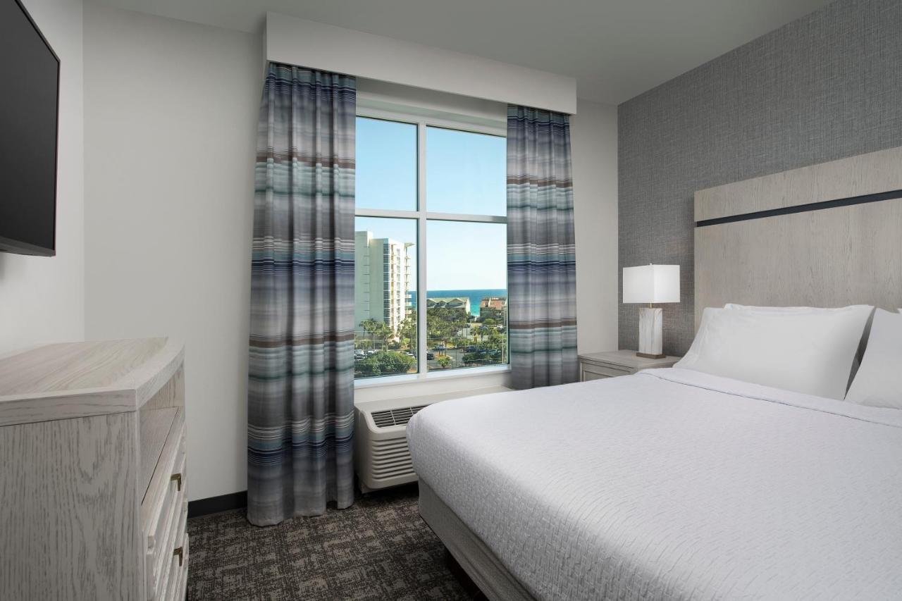 Queen Suite Partial Gulf View