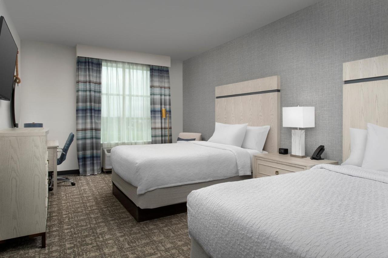 Queen Suite Partial Gulf View