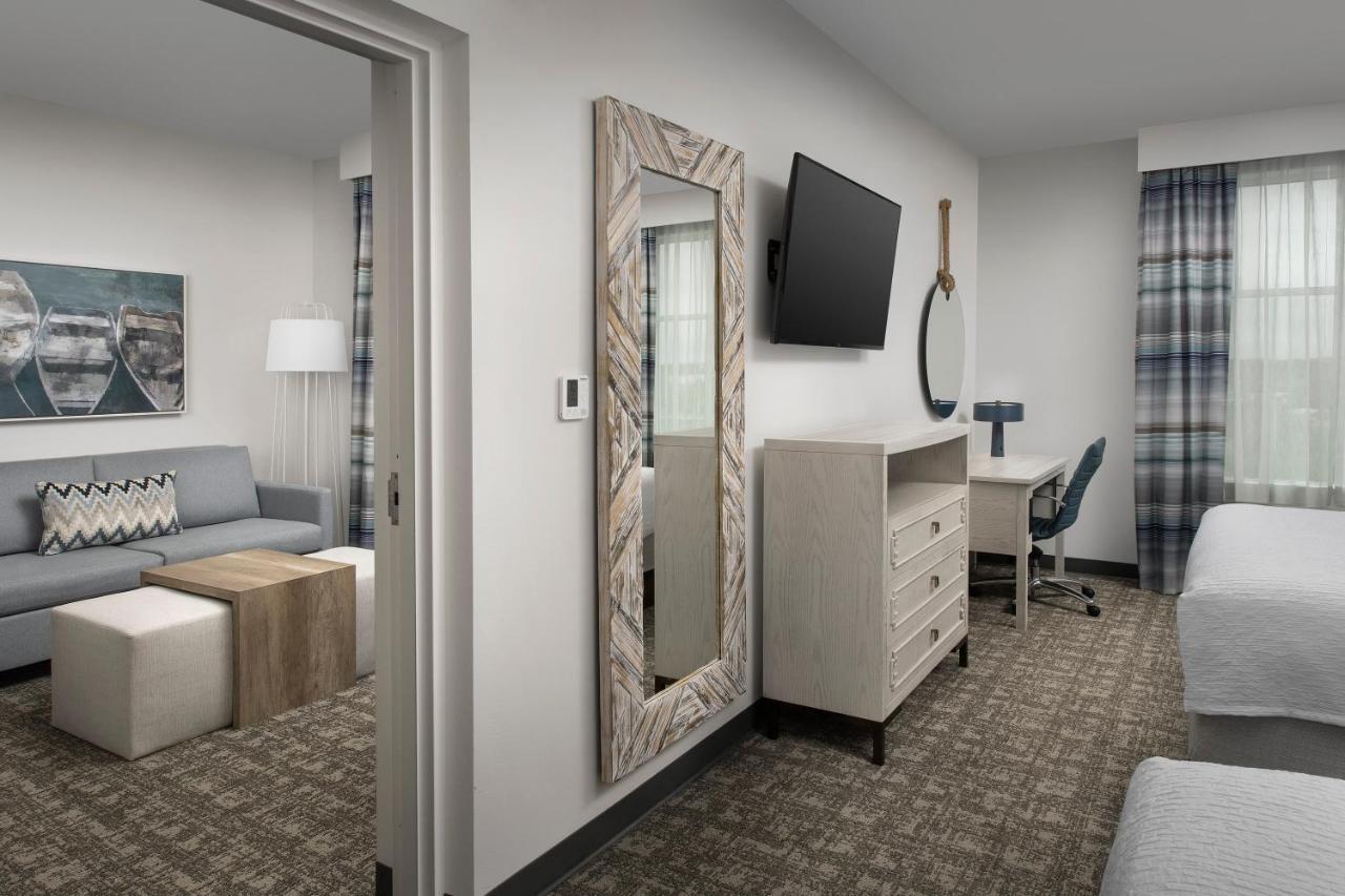 Queen Suite Partial Gulf View