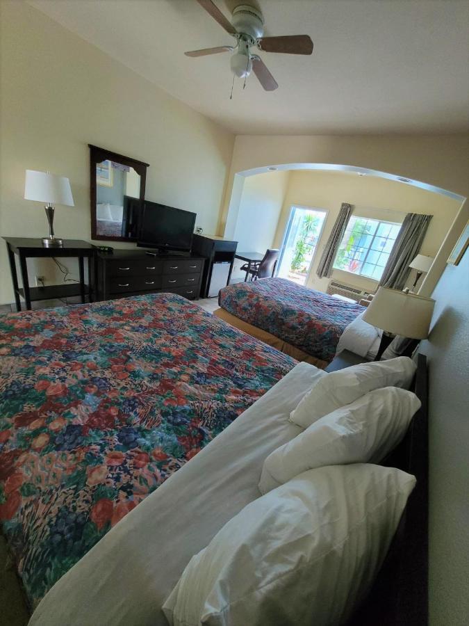 Queen Room Pool View
