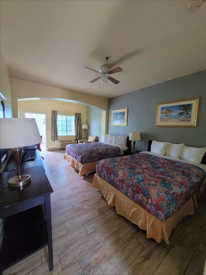 Queen Room Pool View