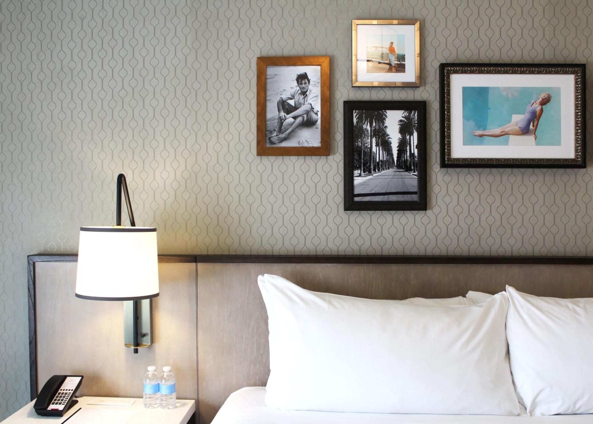 Vintage King Ocean Room