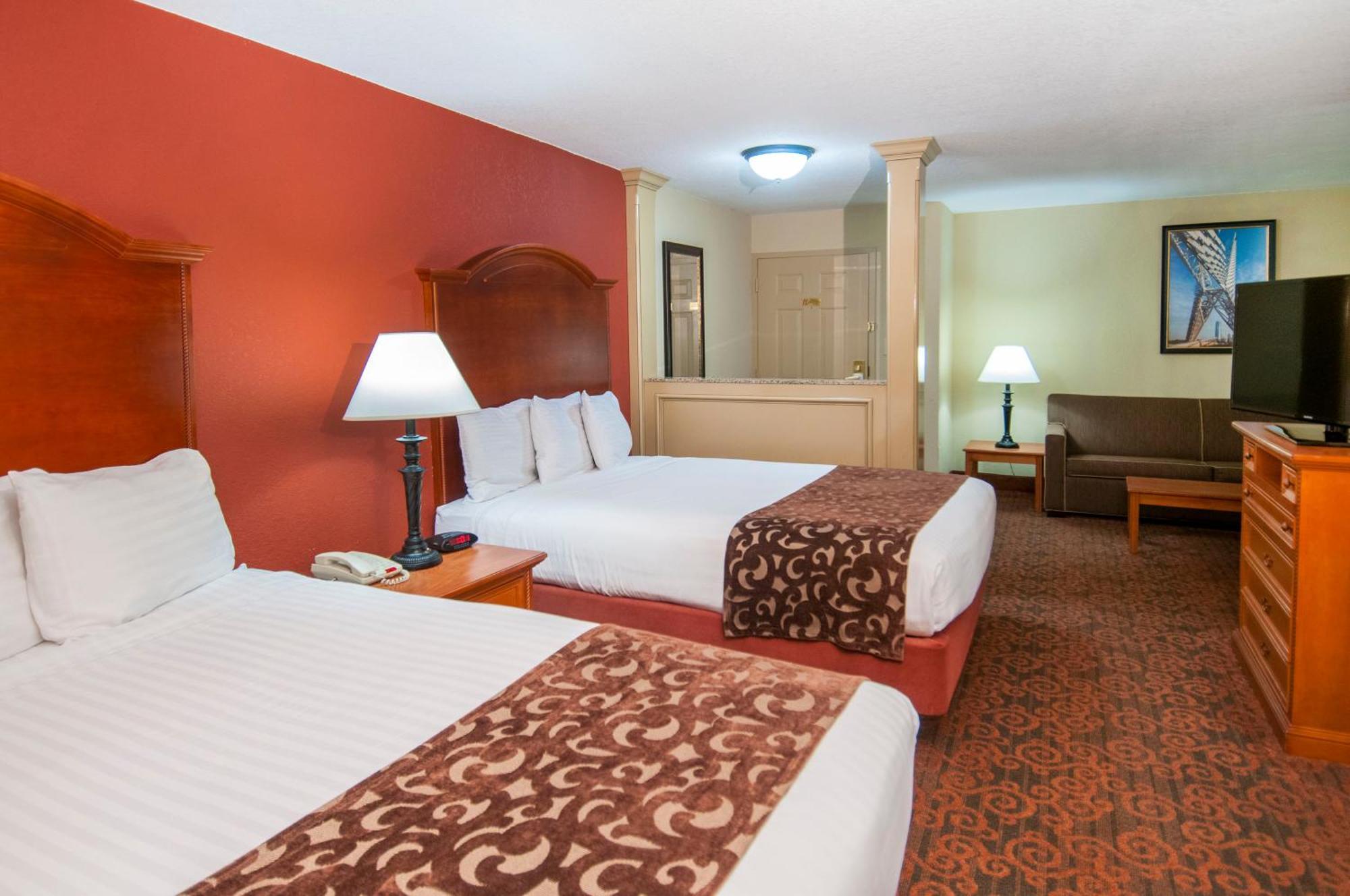 Double Queen Suite