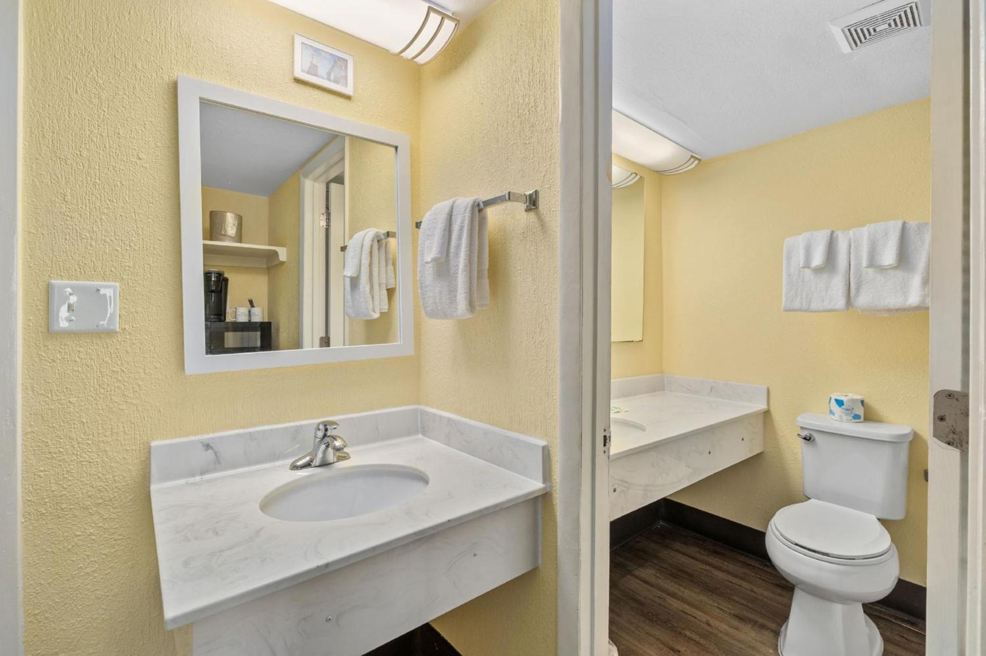 Standard Queen Room Two Queen Beds Ocean View