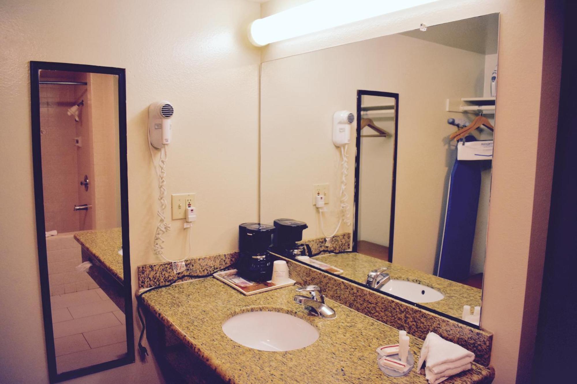 Double Room Two Double Beds Non-Smoking