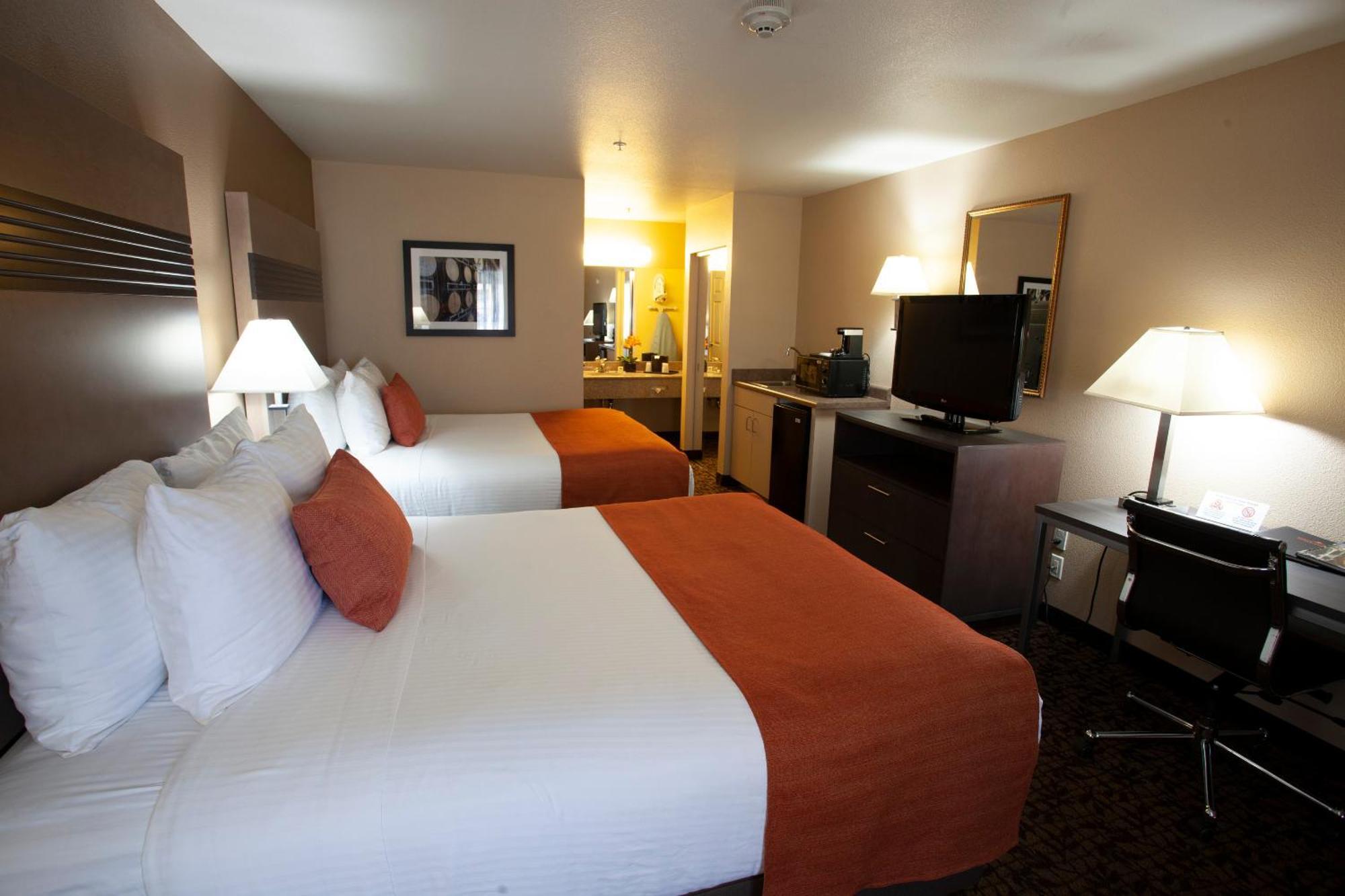 Queen Room Two Queen Beds Non-Smoking