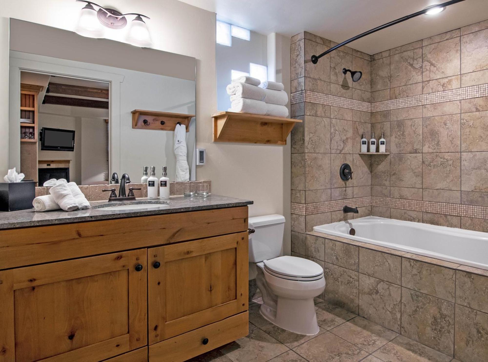 Standard Queen Room