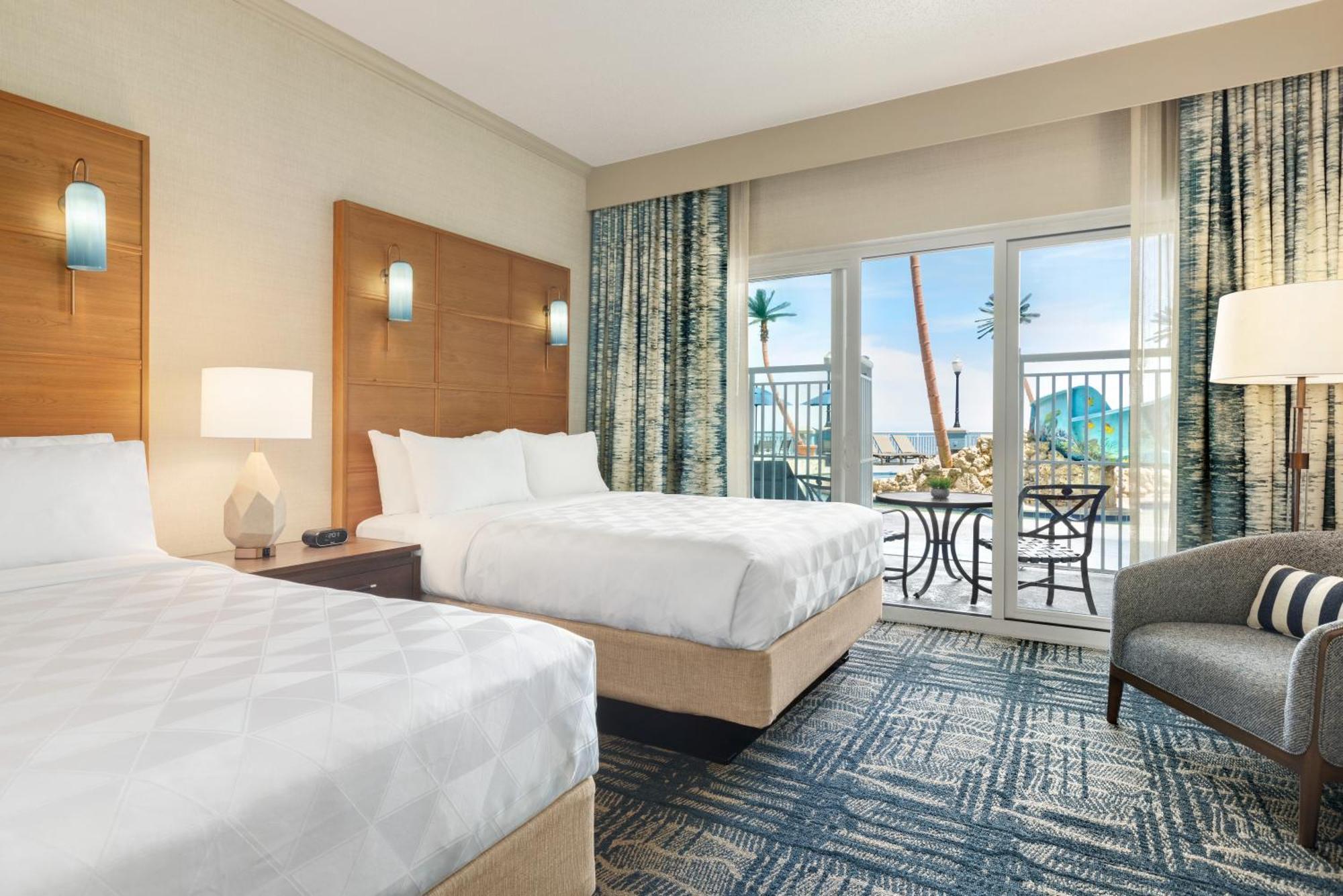 Queen Suite Pool View