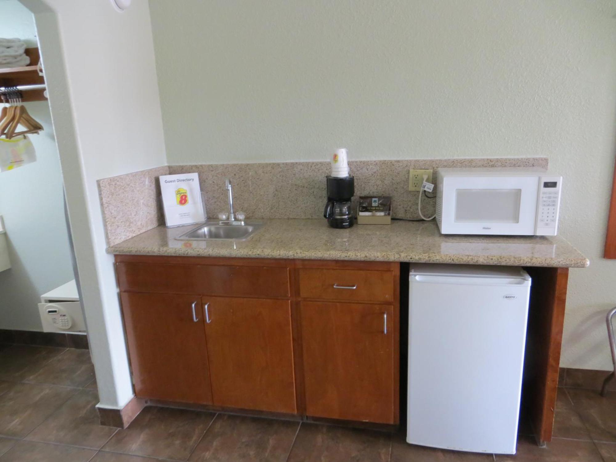 King Room Kitchenette