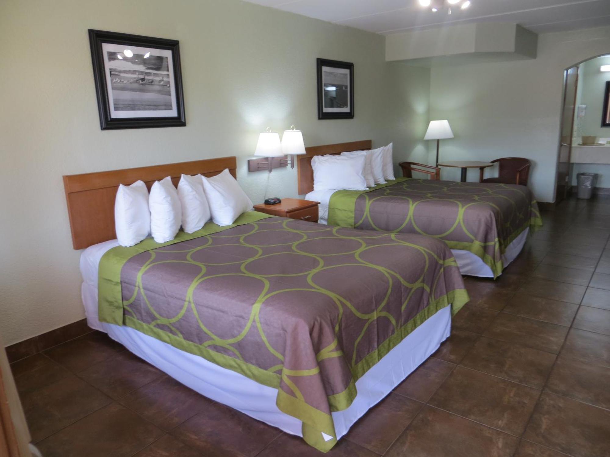 Queen Room Two Queen Beds Non-Smoking
